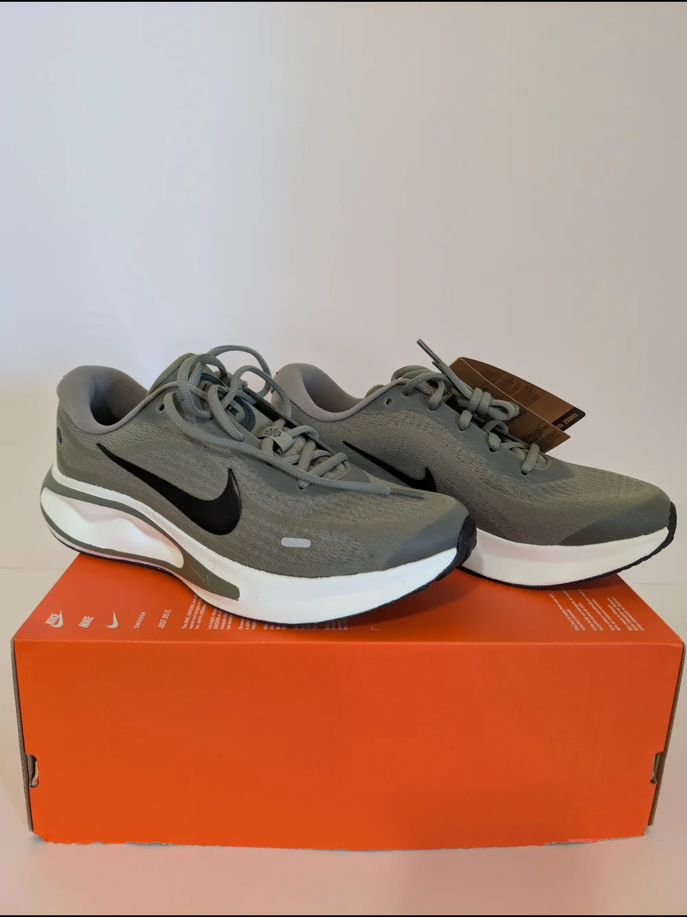 Nike Journey Run Olive Green Unisex Men's Size 8 Womens 9.5 BOX No Lid